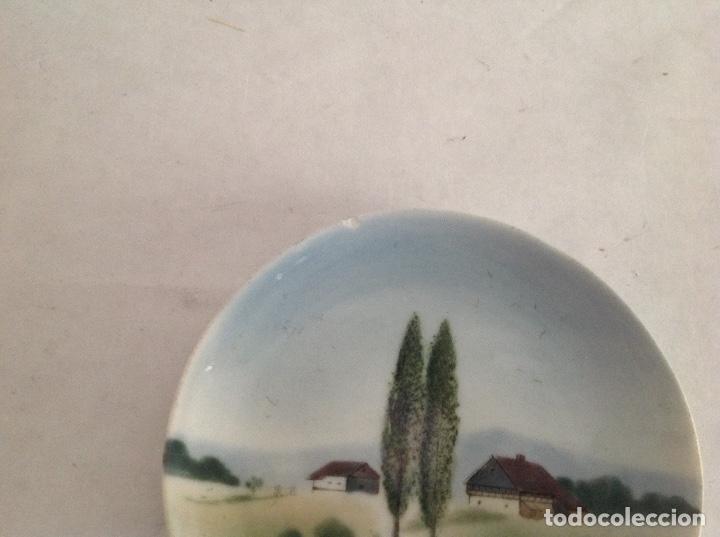 Antig&uuml;edades: Platillo circular de porcelana - Foto 2