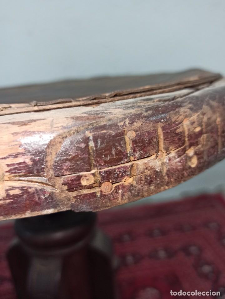 Antig&uuml;edades: Antiguo taburete de piano de madera de haya. - Foto 9
