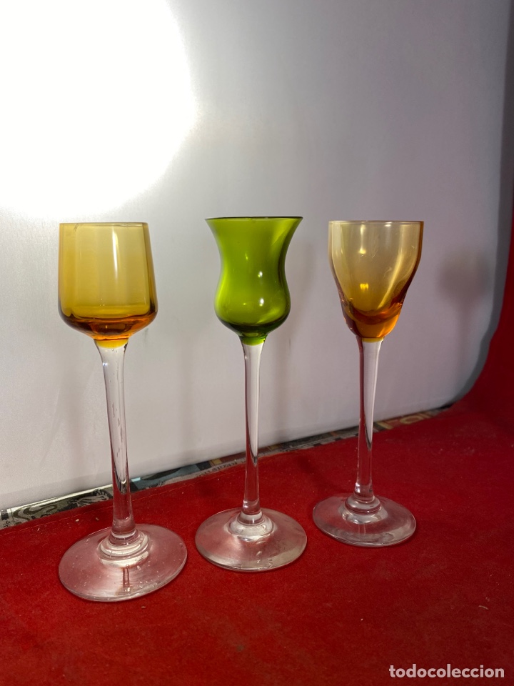 Antig&uuml;edades: Copitas chupito antiguas - Foto 1