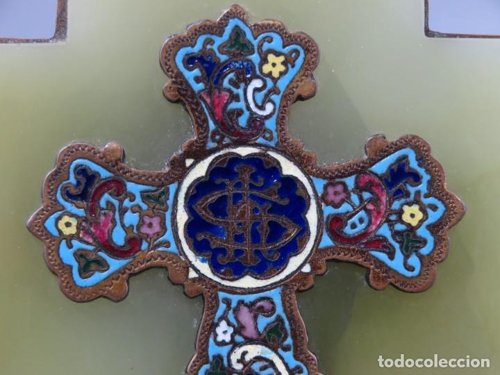 Antig&uuml;edades: Benditera de &oacute;nix bronce y esmalte Siglo XIX - Foto 4