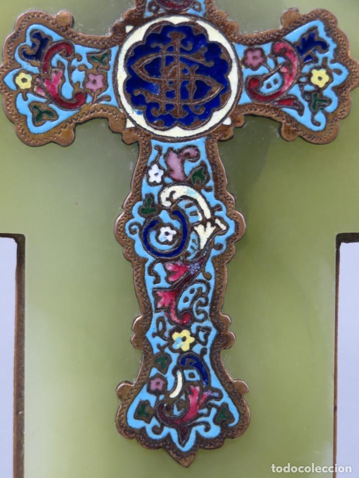 Antig&uuml;edades: Benditera de &oacute;nix bronce y esmalte Siglo XIX - Foto 5