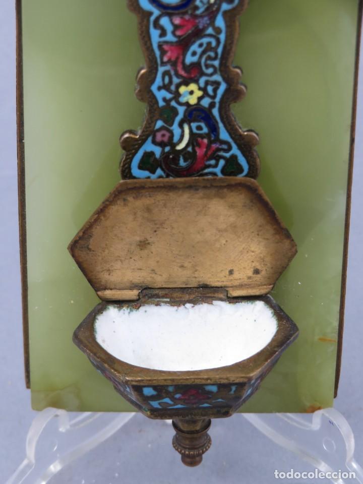 Antig&uuml;edades: Benditera de &oacute;nix bronce y esmalte Siglo XIX - Foto 7