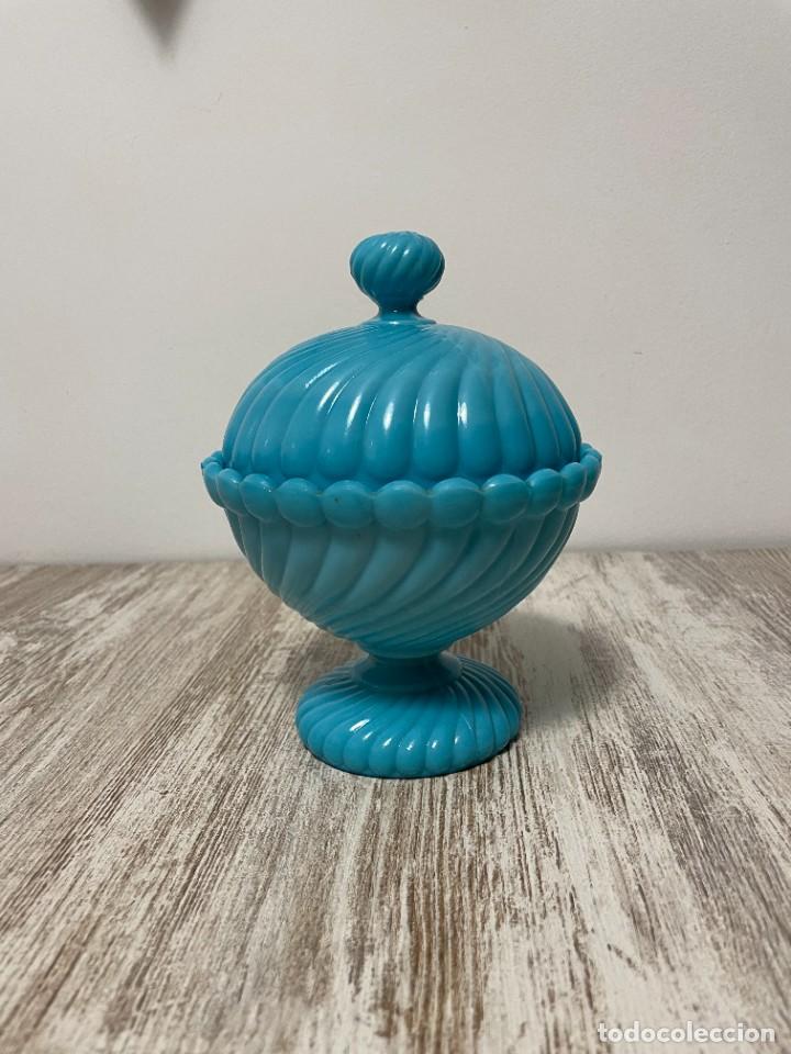 Antig&uuml;edades: BOMBONERA CARAMELERA OPALINA AZUL - Foto 1
