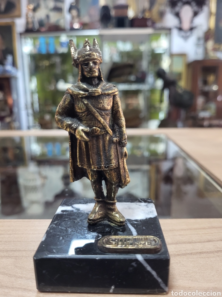 Antig&uuml;edades: GUERRERO BRONCE CON BASE DE M&Aacute;RMOL. STYLE BRONZE. 11 CM