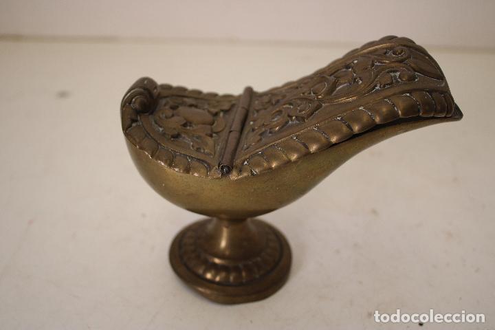 Antig&uuml;edades: antigua naveta de bronce - Foto 2