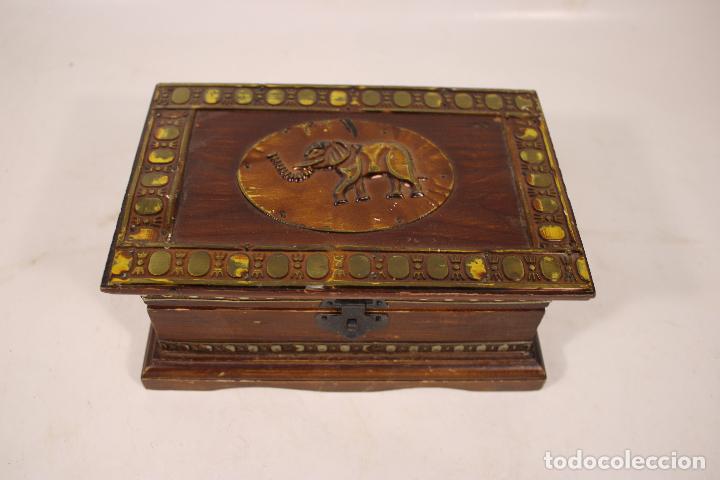 Antig&uuml;edades: caja con elefante - Foto 1