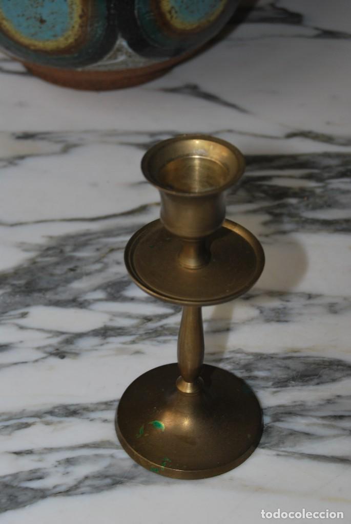 Antig&uuml;edades: PORTAVELAS DE BRONCE - Foto 3