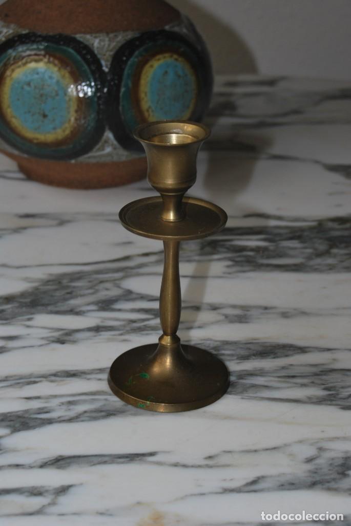 Antig&uuml;edades: PORTAVELAS DE BRONCE - Foto 4