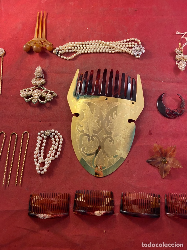 Antig&uuml;edades: Antiguo lote de peinetas y elementos fallera - Foto 3