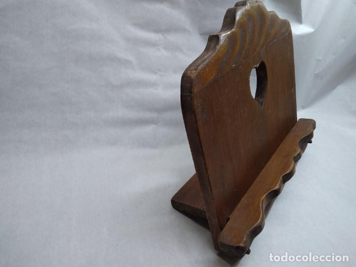 Antig&uuml;edades: ATRIL DE MADERA RUSTICO DE VIAJE - Foto 3