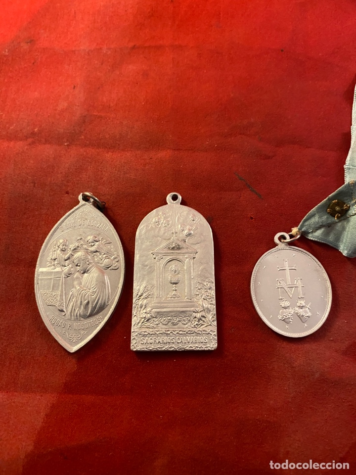 Antig&uuml;edades: Lote de 3 medallas - Foto 2
