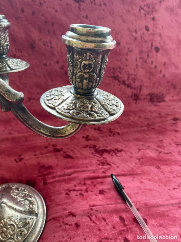 Antig&uuml;edades: CANDELABRO METAL LABRADO DE 4 BRAZOS - Foto 6