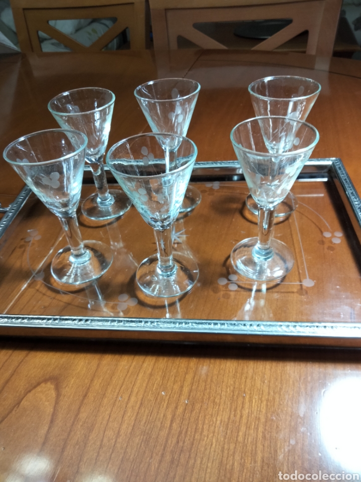 Antiquit&eacute;s: ANTIGUA BANDEJA,DE CRISTAL TALLADO CON SEIS COPITAS A JUEGO
