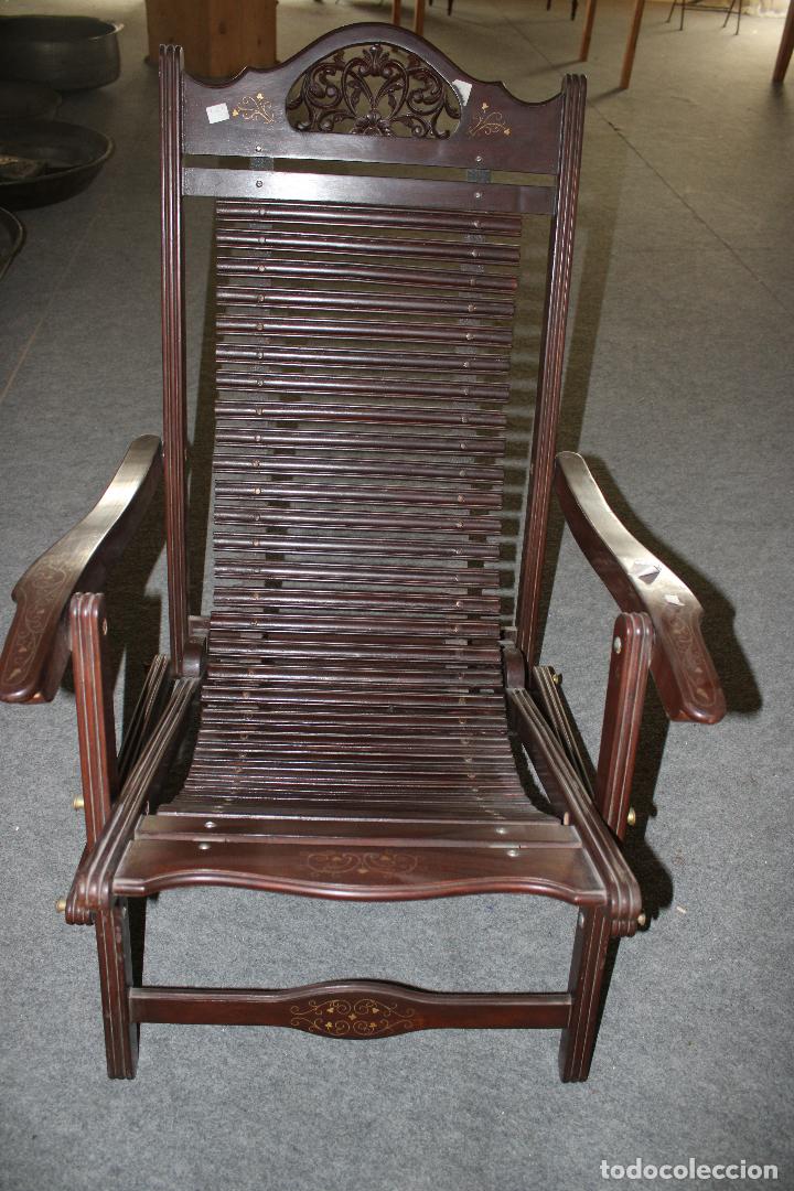 Antig&uuml;edades: sillon de madera tropical con incrustaciones de lat&oacute;n - Foto 5