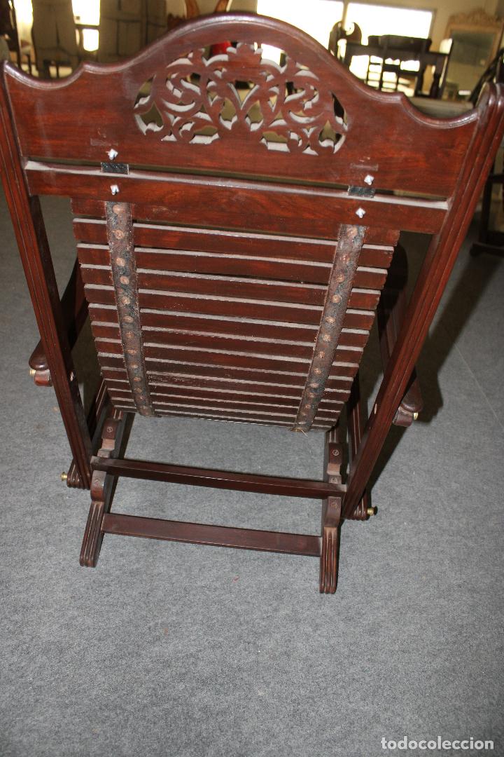 Antig&uuml;edades: sillon de madera tropical con incrustaciones de lat&oacute;n - Foto 6