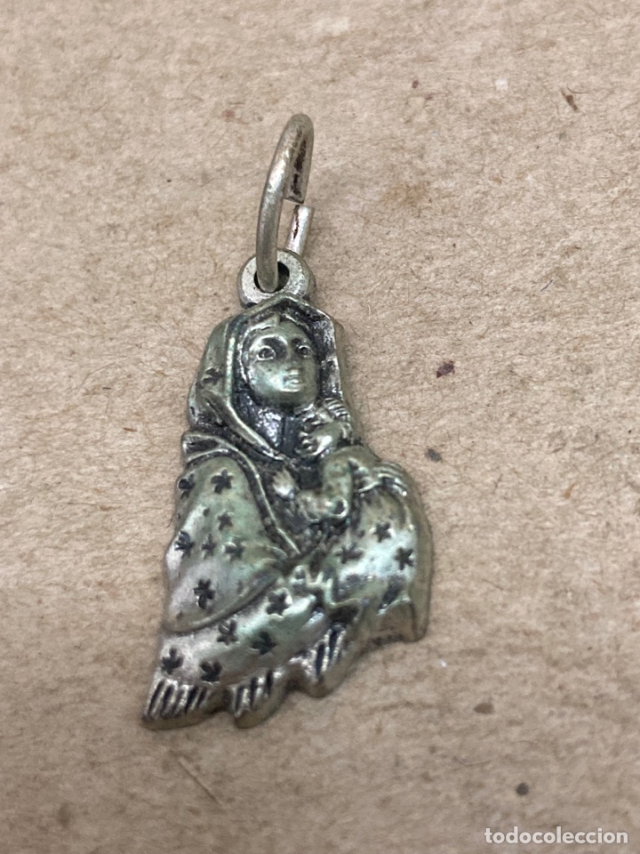 Antig&uuml;edades: Broche religioso metal - Foto 1