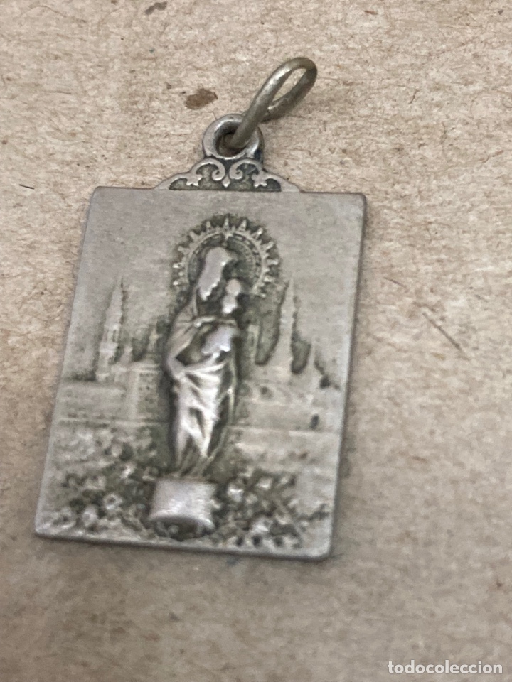Antig&uuml;edades: Medalla religiosa met&aacute;lica - Foto 1