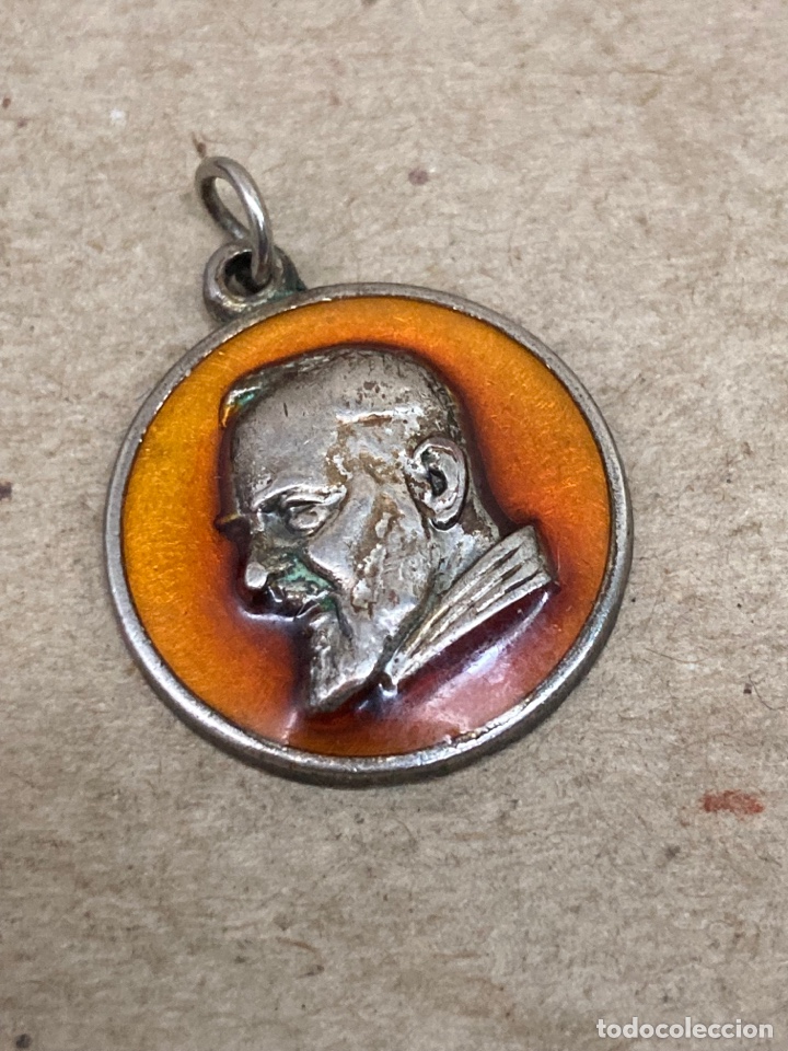 Antig&uuml;edades: Medalla de metal - Foto 1