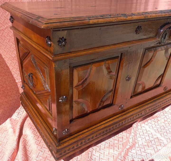 Antig&uuml;edades: Cofre de madera antig&uuml;o - Foto 3