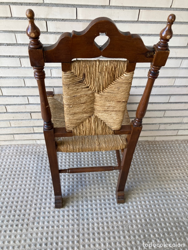 Antig&uuml;edades: Silla antigua de madera con enea - Foto 3