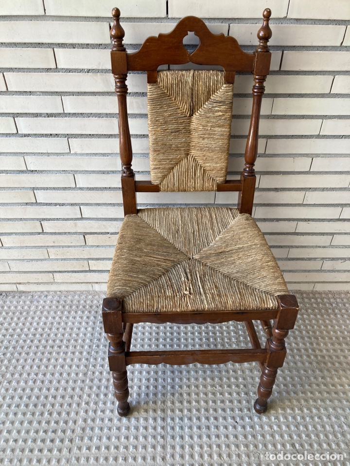 Antig&uuml;edades: Silla antigua de madera con enea - Foto 1