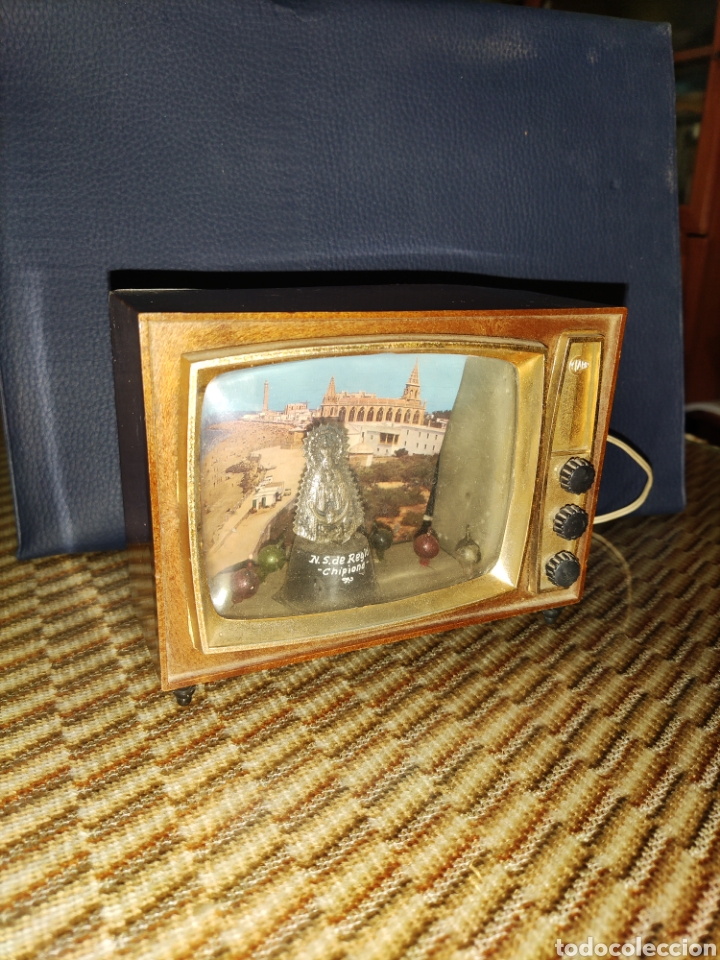 Antig&uuml;edades: Antiguo televisor de juguete. - Foto 2