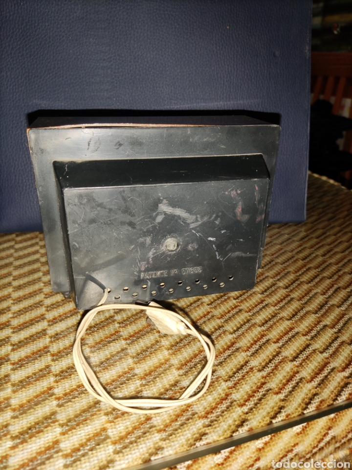 Antig&uuml;edades: Antiguo televisor de juguete. - Foto 6