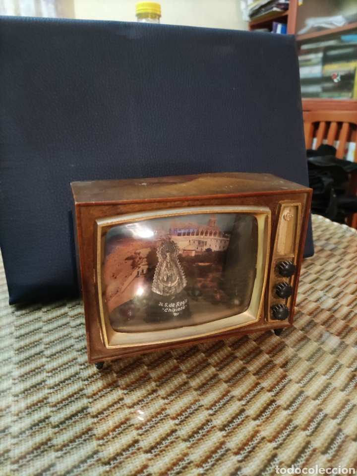 Antig&uuml;edades: Antiguo televisor de juguete. - Foto 1