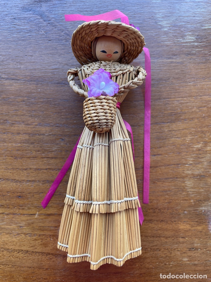 Antig&uuml;edades: Mu&ntilde;eca de paja artesanal - Foto 1