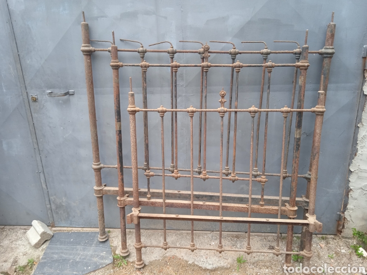 Antig&uuml;edades: Cabeceros y pieceros para restaurar - Foto 1