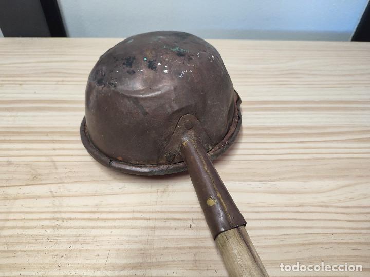 Antig&uuml;edades: ANTIGUO CAZO GARCILLA EN COBRE Y MANGO DE MADERA. - Foto 7