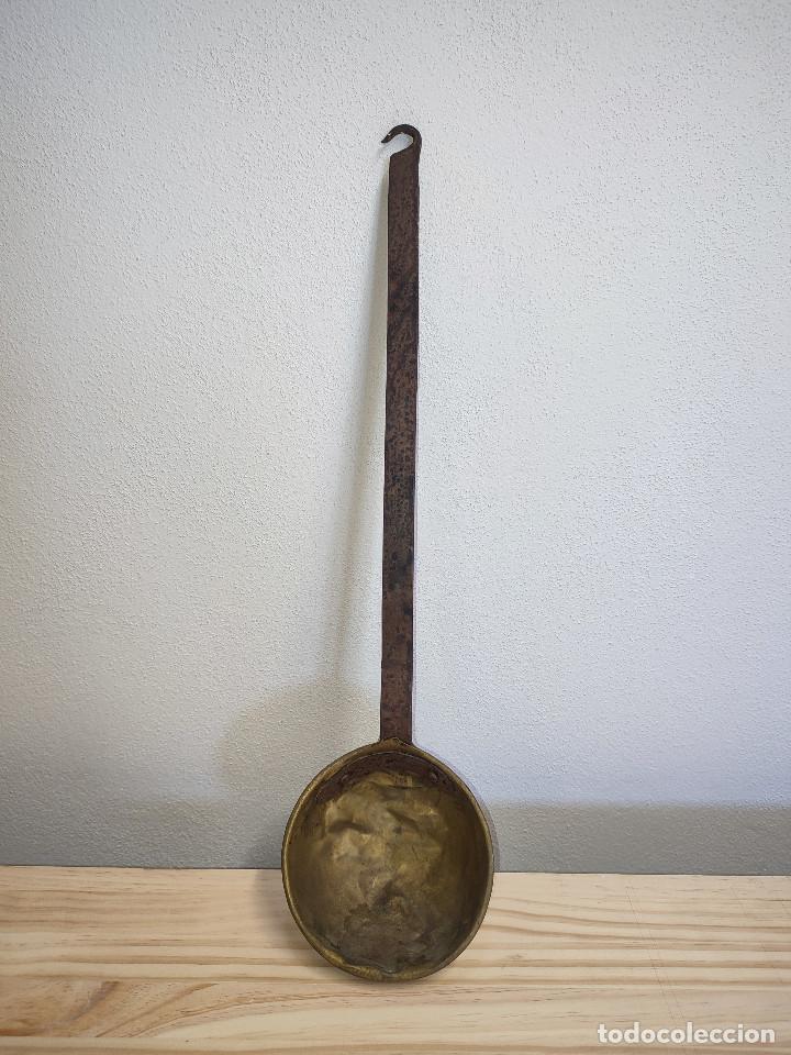 Antig&uuml;edades: ANTIGUO CAZO GARCILLA RASERA EN BRONCE Y FORJA. - Foto 1