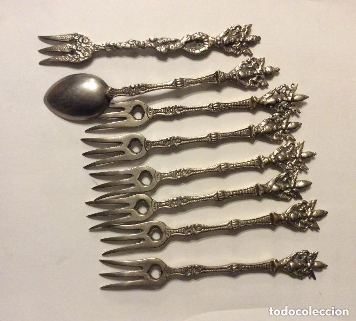 Antig&uuml;edades: CONJUNTO DE SIETE TENEDORES DE APERITIVOS - Foto 1