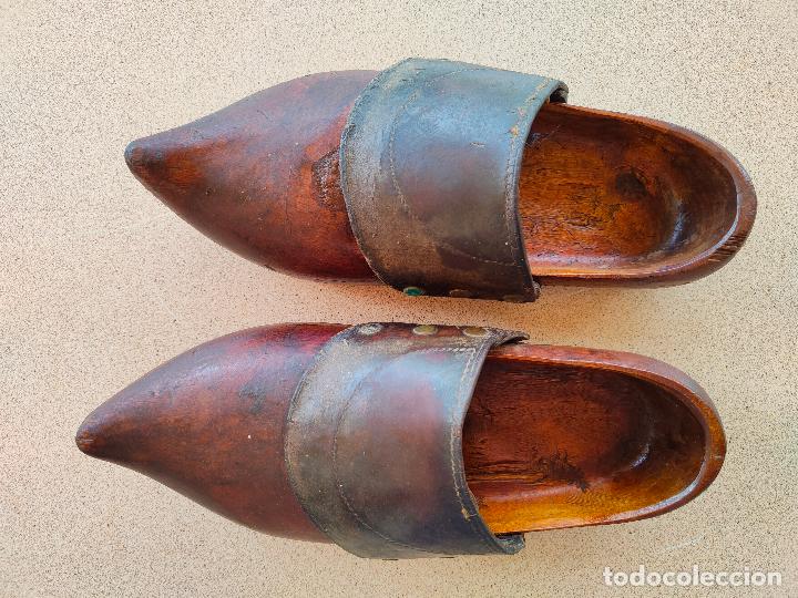 Antig&uuml;edades: Zueco, Almadre&ntilde;a, Albarca, Zapatos madera
