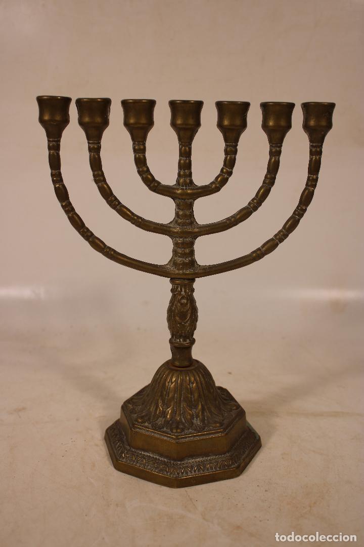 Antig&uuml;edades: candelabro menorah de bronce - Foto 5