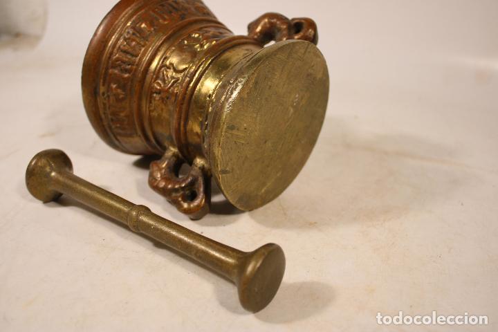 Antig&uuml;edades: almirez con maza de bronce - Foto 2