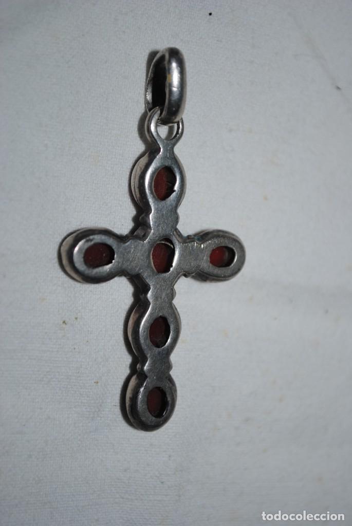 Antig&uuml;edades: COLGANTE DE PLATA , EN FORMA DE CRUZ . - Foto 3