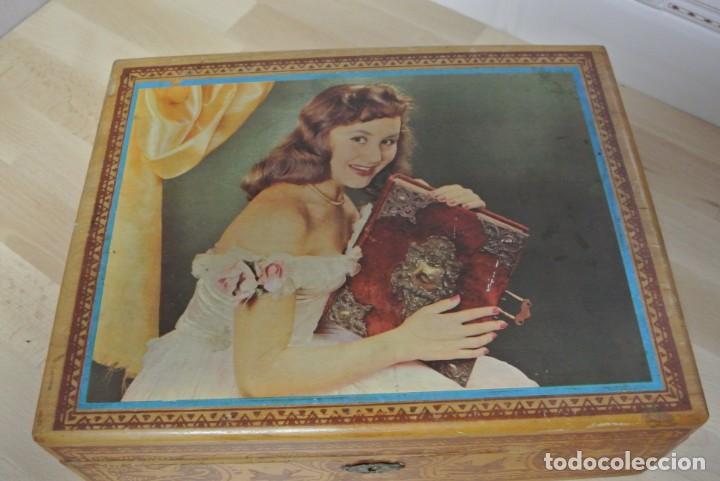Antig&uuml;edades: ANTIGUA CAJA TOCADOR EN MADERA - Foto 1