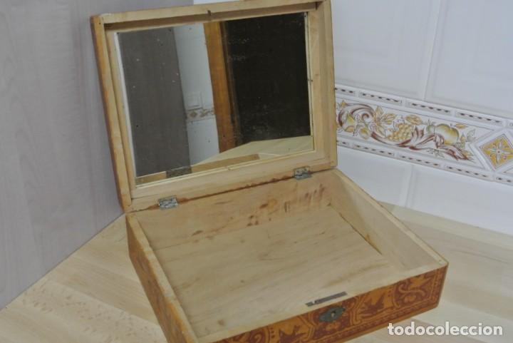 Antig&uuml;edades: ANTIGUA CAJA TOCADOR EN MADERA - Foto 6