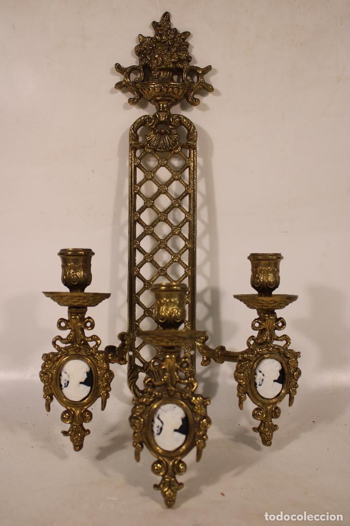 Antig&uuml;edades: aplique de bronce camafeo - Foto 3