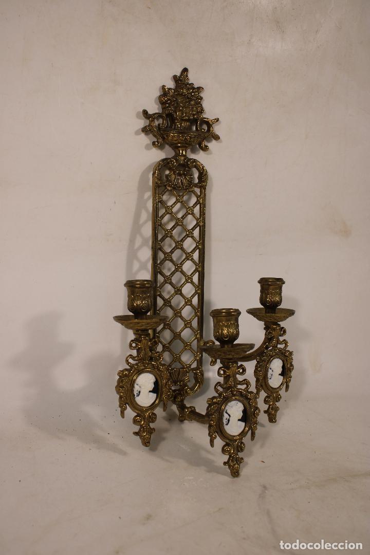 Antig&uuml;edades: aplique de bronce camafeo - Foto 4