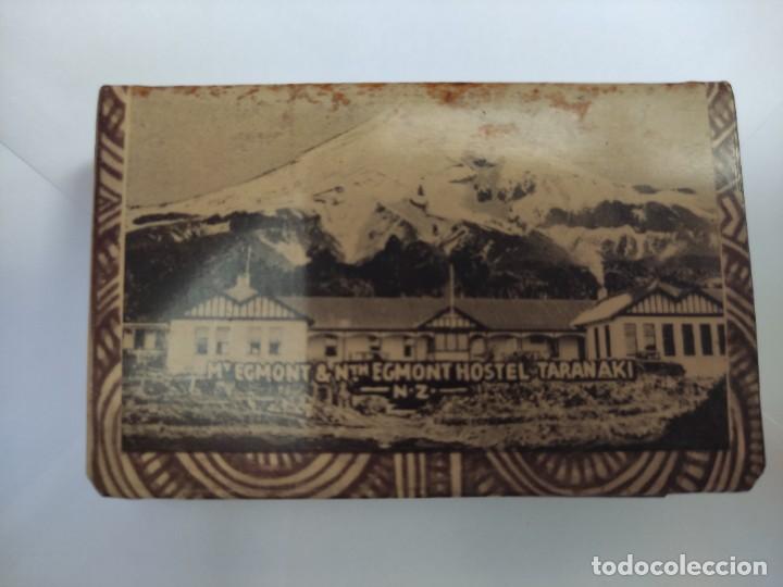 Antig&uuml;edades: Caja met&aacute;lica guarda caja cerillas, 8 x 5 cm. Nueva Zelanda