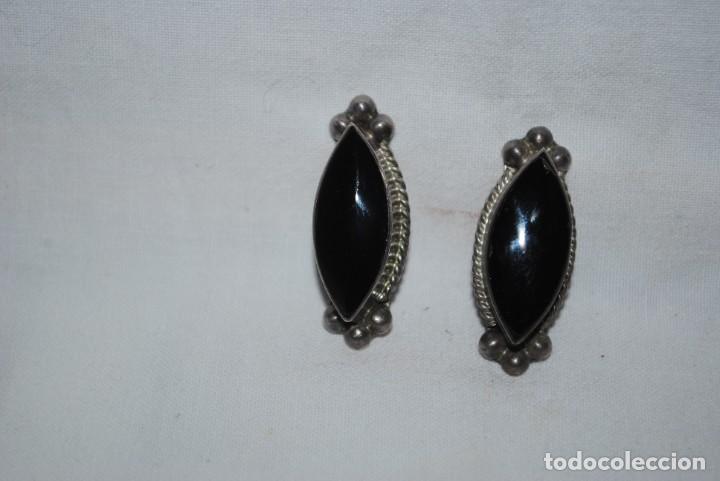 Antig&uuml;edades: SARCILLOS DE PLATA Y AZABACHE . - Foto 1