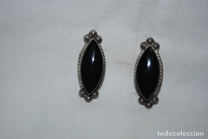 Antig&uuml;edades: SARCILLOS DE PLATA Y AZABACHE . - Foto 2
