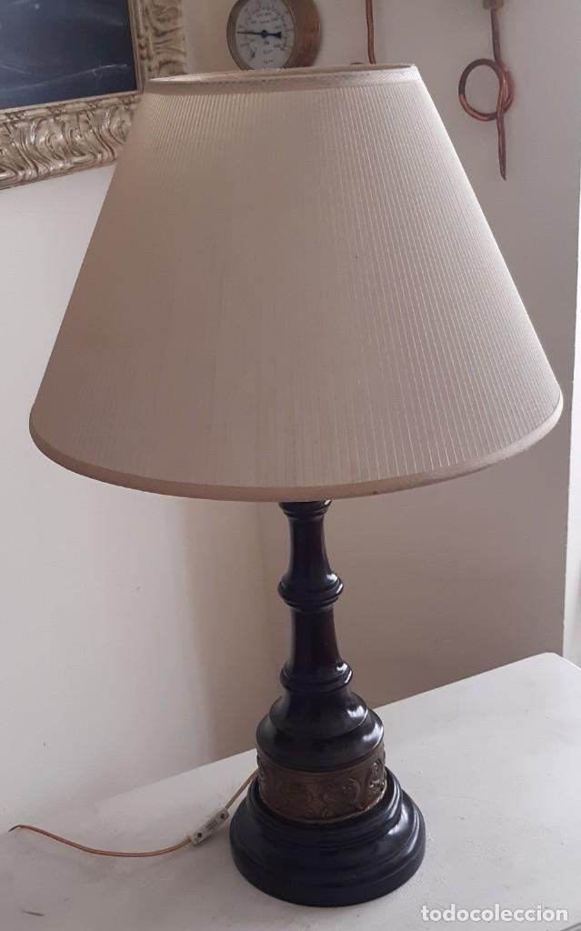 Antig&uuml;edades: L&aacute;mpara de mesa. - Foto 1