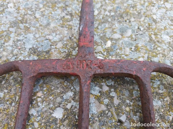Antig&uuml;edades: Horca sin mango - Foto 2