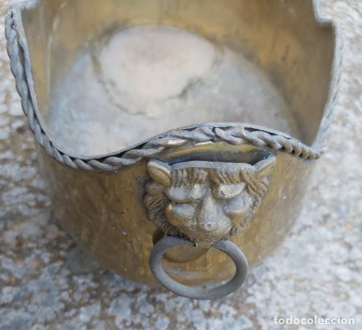 Antig&uuml;edades: Centro de mesa de lat&oacute;n - Foto 2
