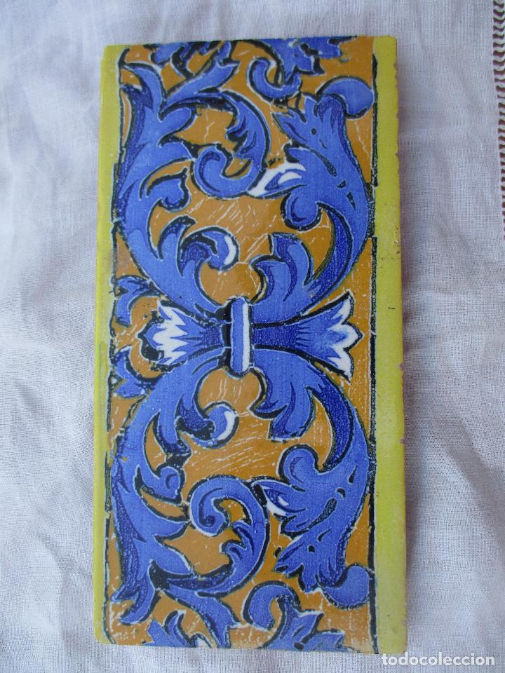 Antig&uuml;edades: Azulejo cenefa pintada - Foto 1