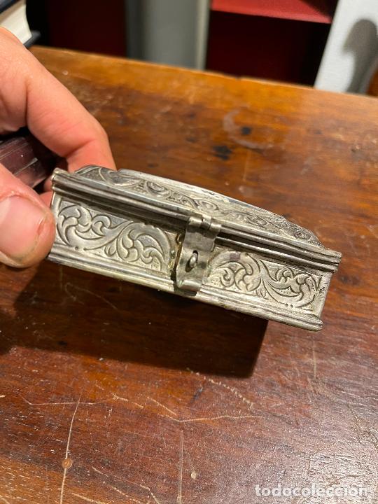 Antigüedades: Caja de plata orfebrería religiosa de alta época para santos óleos - Foto 4 - 338580153