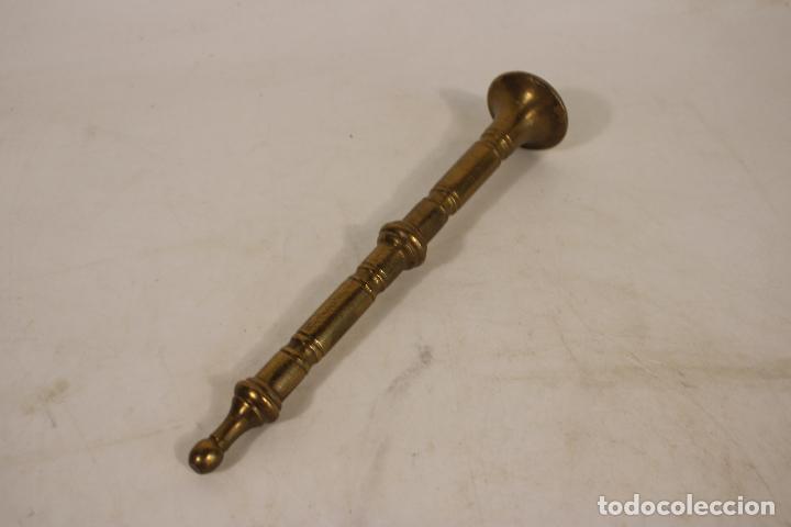 Antig&uuml;edades: maza de almirez, mano de bronce - Foto 3